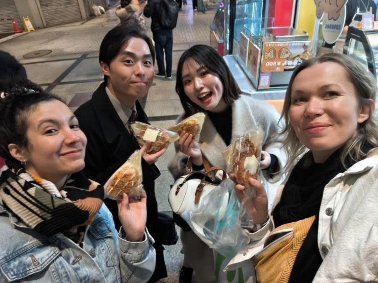 Rio enjoying time with guests in Osaka